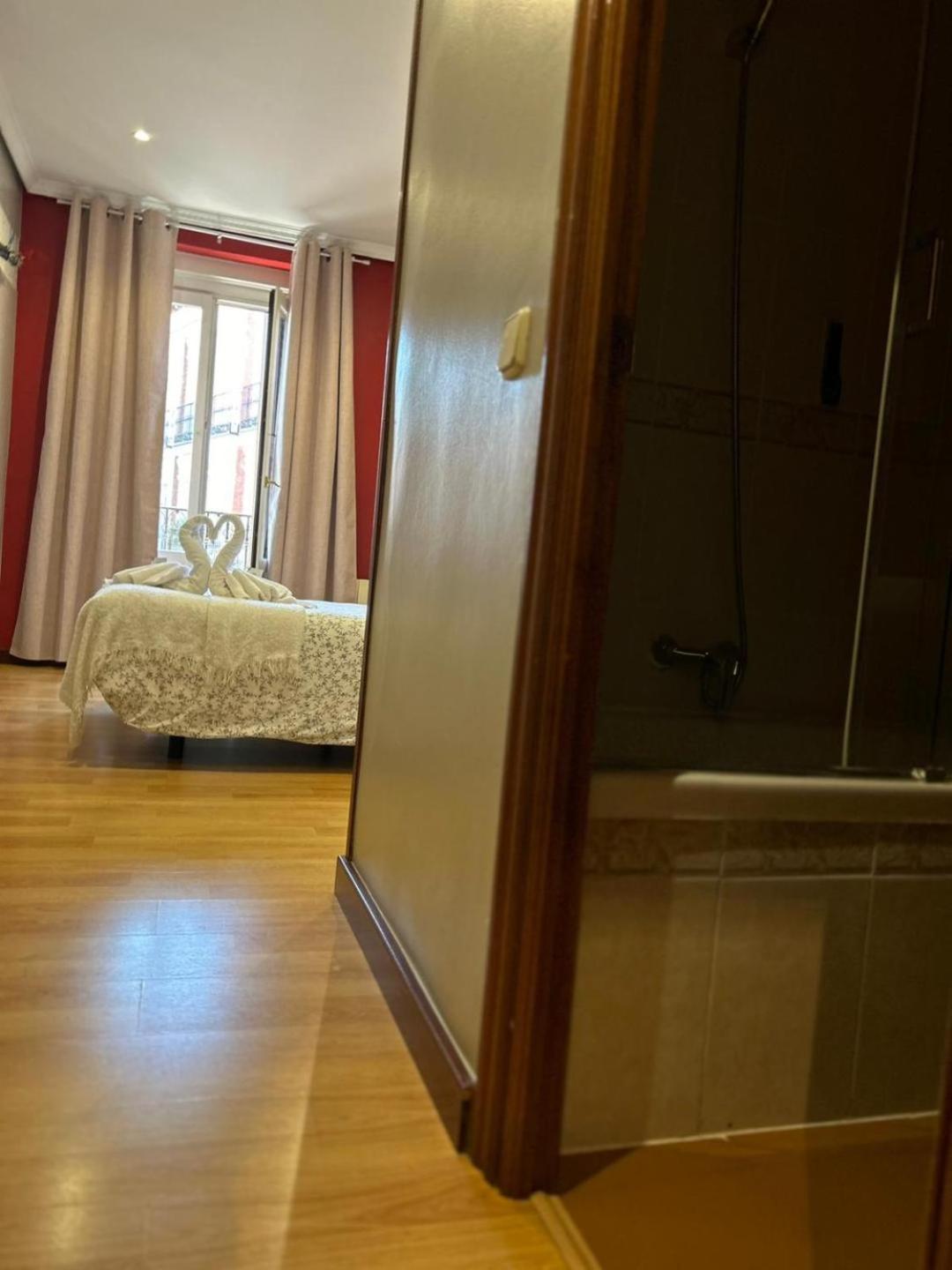 Hostal New Dream Madrid Exterior photo
